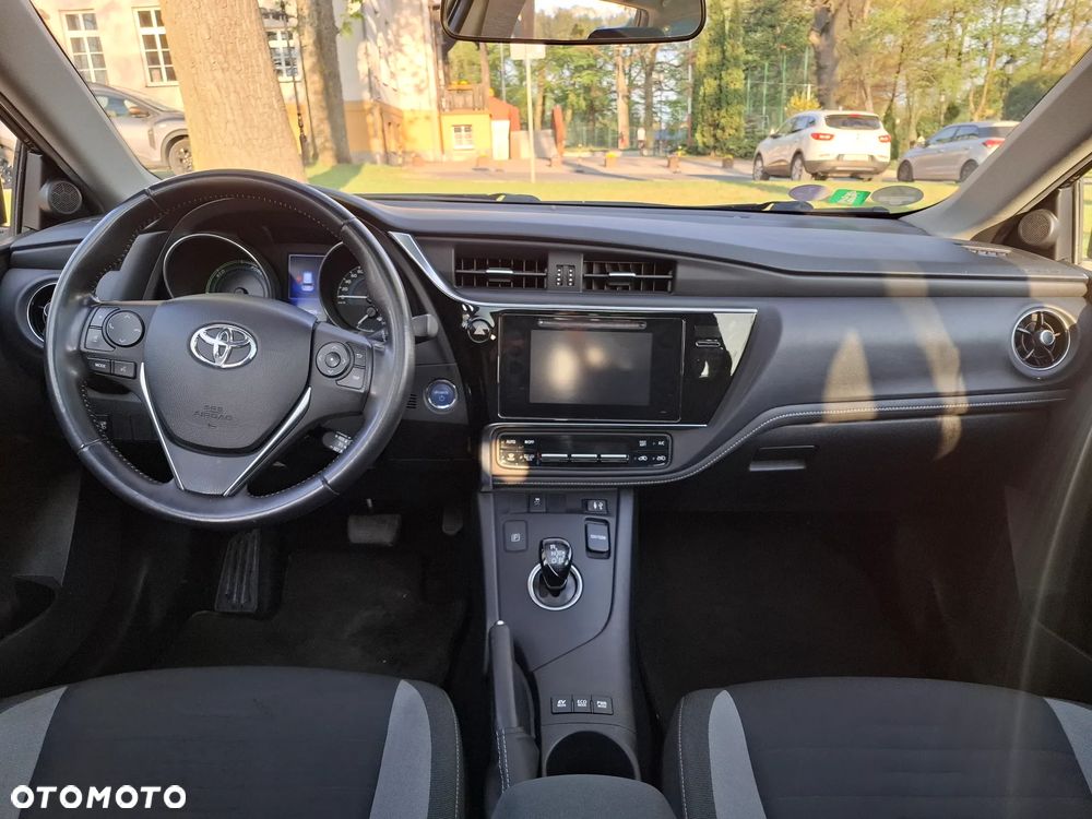 Toyota Auris - 13