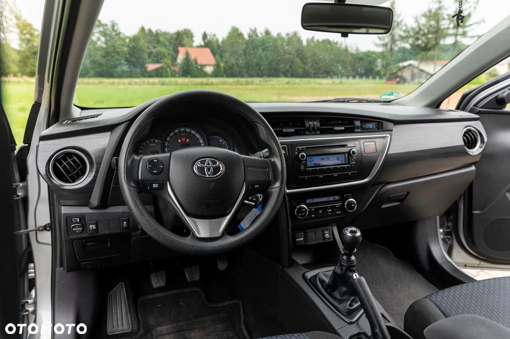 Toyota Auris 1.33 Dual-VVT-i Comfort - 36