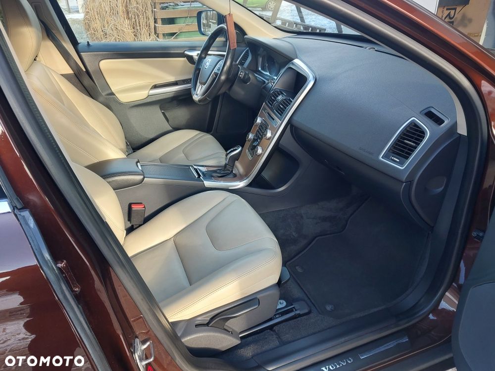 Volvo XC 60 - 6