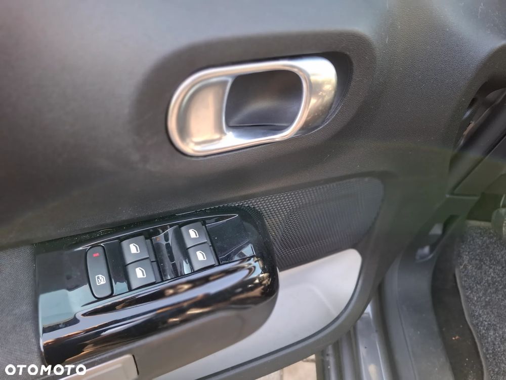 Citroën C3 Pure Tech 82 FEEL - 25