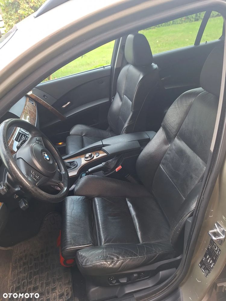 BMW Seria 5 525d - 13
