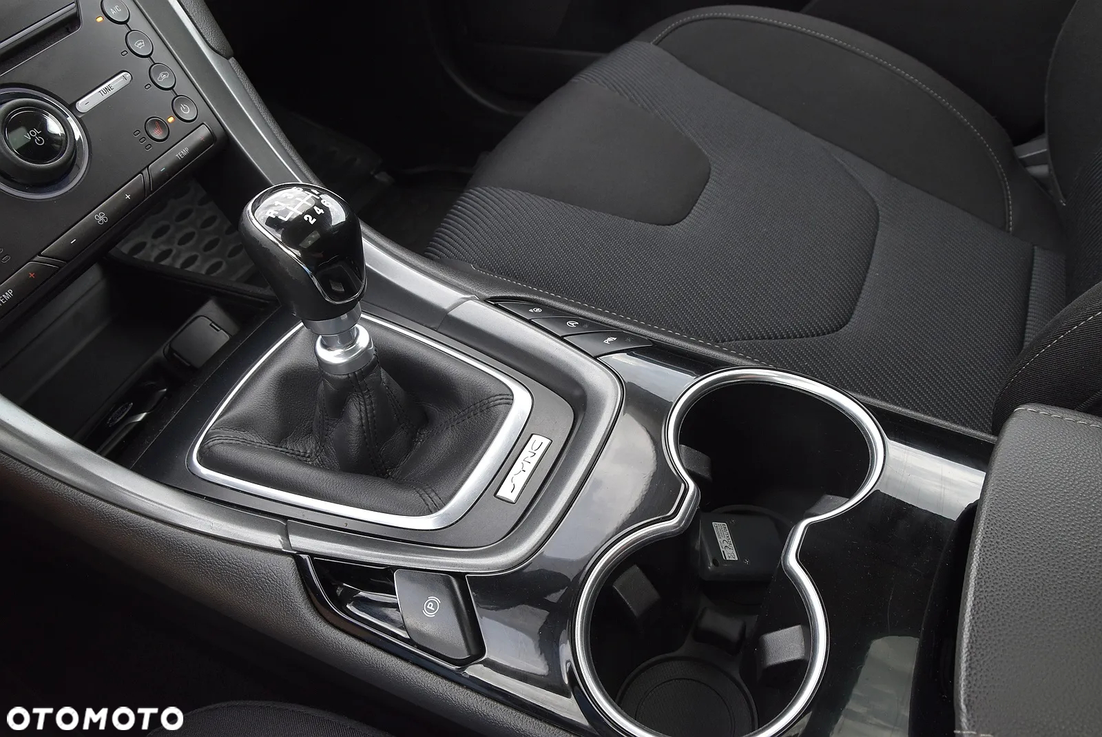 Ford Mondeo - 33