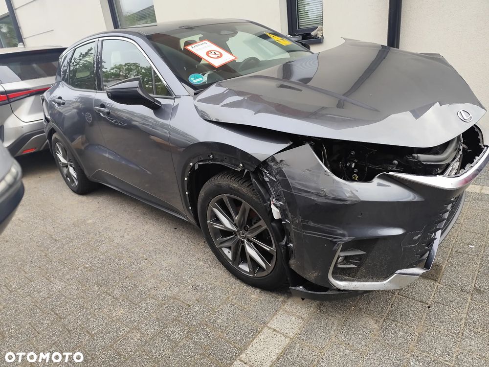 Lexus LBX 1.5 Hybrid - 1