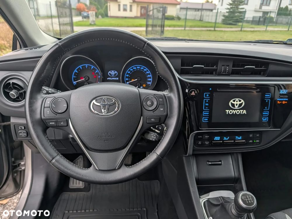 Toyota Auris 1.6 Premium - 3