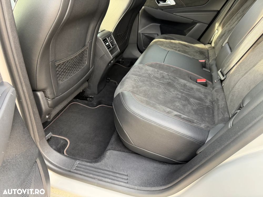 DS Automobiles DS 7 Crossback 1.6 PHeV FWD 225 EAT8 PERFORMANCE LINE + - 25