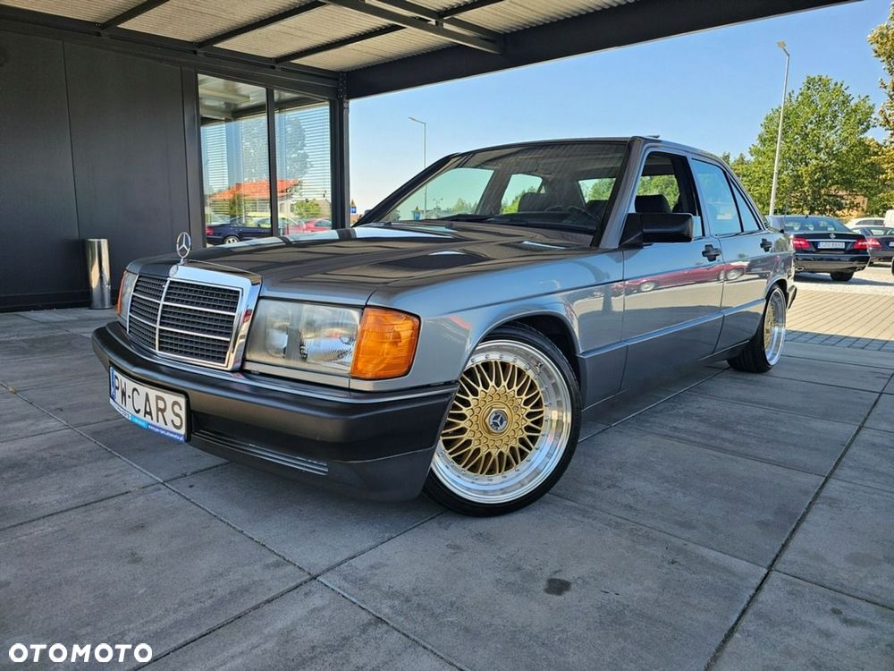 Mercedes-Benz W201 (190) - 1