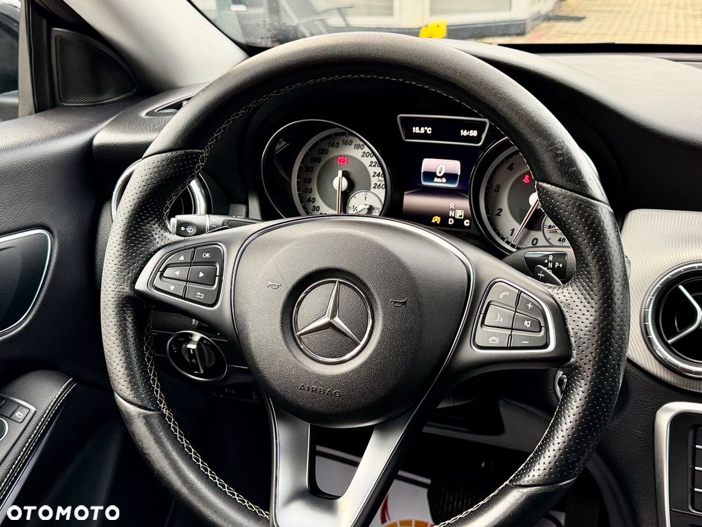 Mercedes-Benz CLA 200 7G-DCT - 22