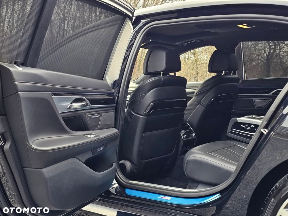 BMW Seria 7 740d xDrive - 26