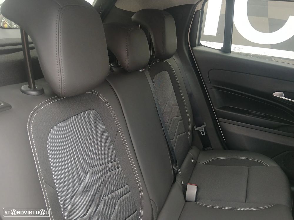 Jeep Avenger 1.2 e-Hybrid Altitude DCT - 23