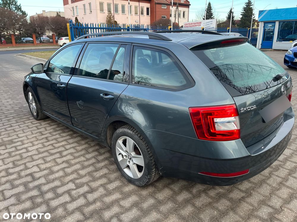 Skoda Octavia 2.0 TDI Clever DSG - 3