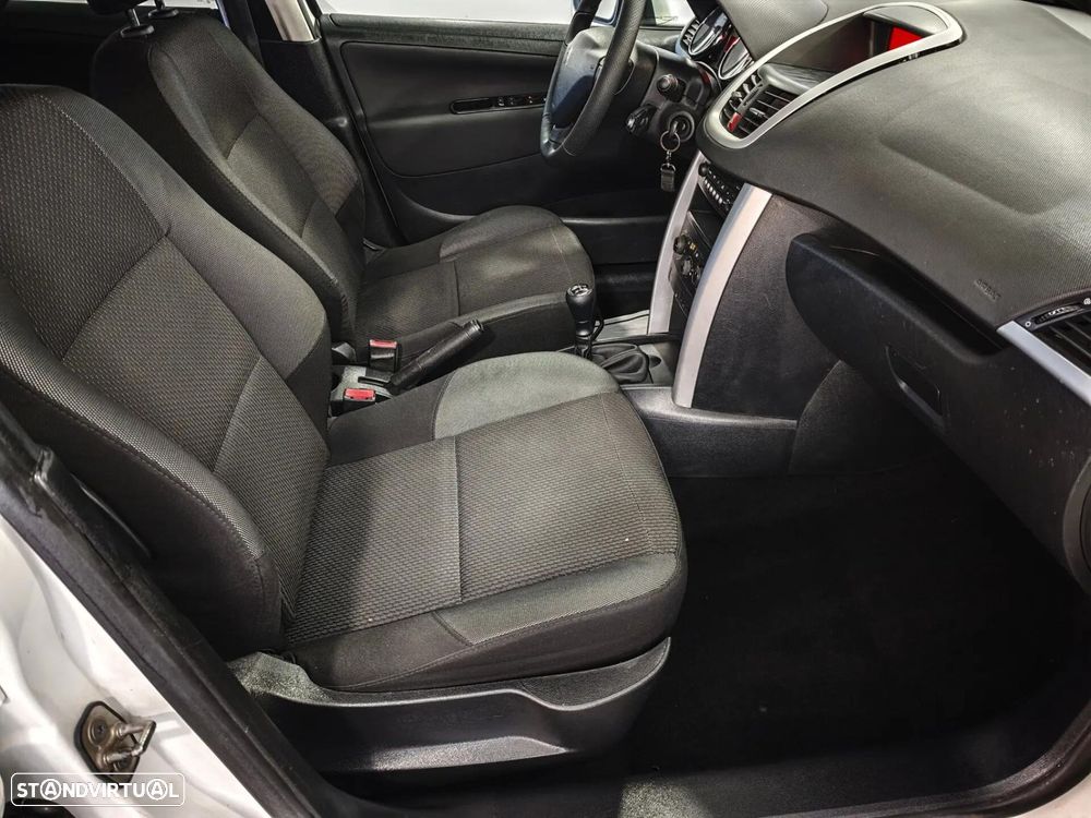 Peugeot 207 1.4 HDi Urban - 24