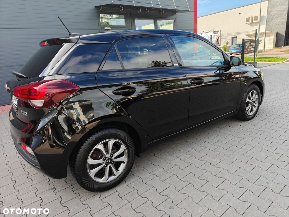 Hyundai i20 blue 1.2 Pure - 14