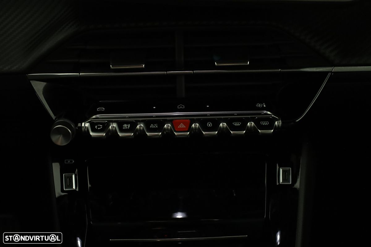 Peugeot 2008 1.2 PureTech Allure EAT8 - 13