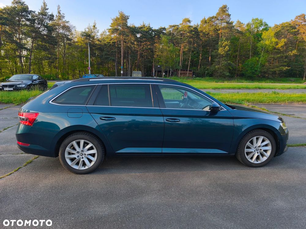 Skoda Superb 2021 photo 3