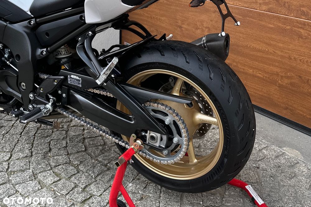 Yamaha FZ8 - 25