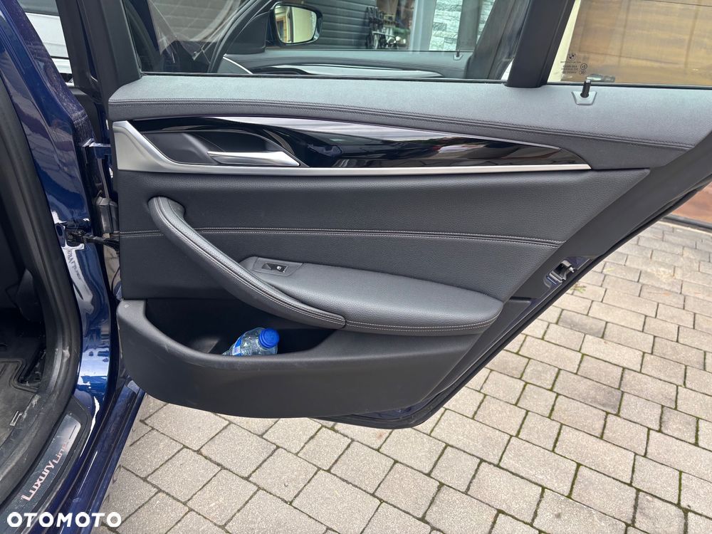 BMW Seria 5 520d Luxury Line sport - 28