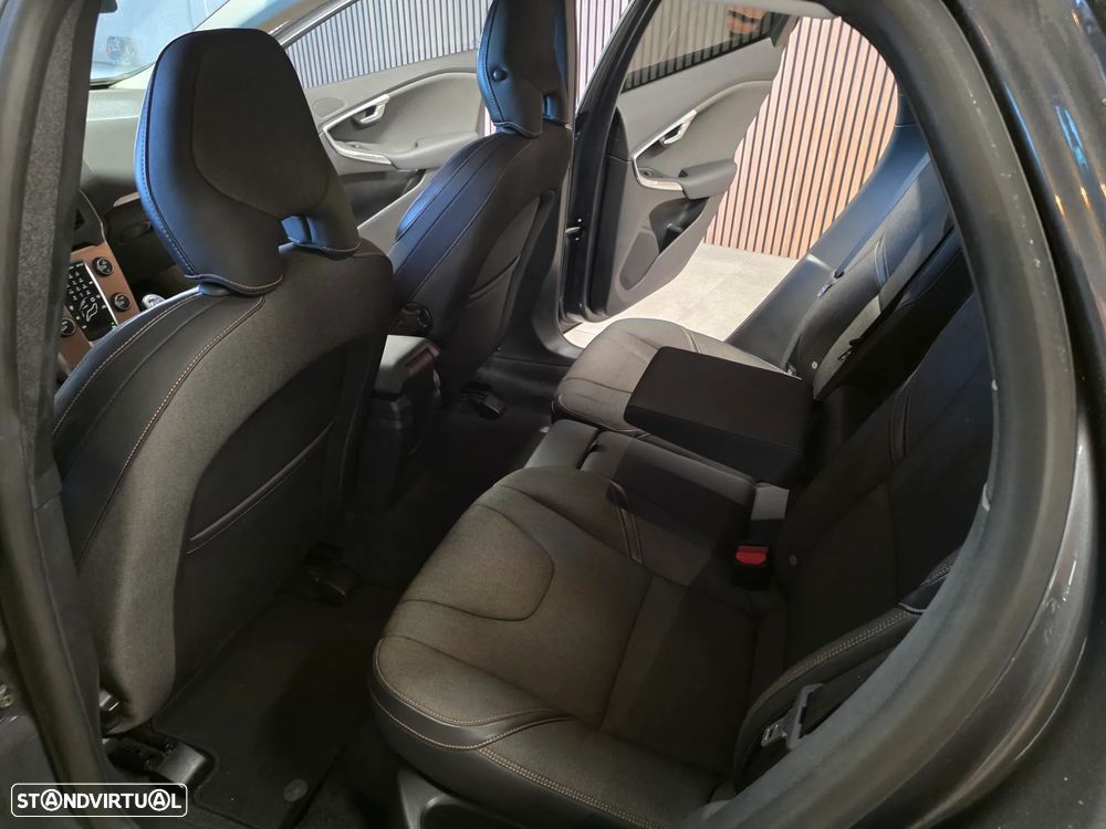 Volvo V40 D2 Summum - 10