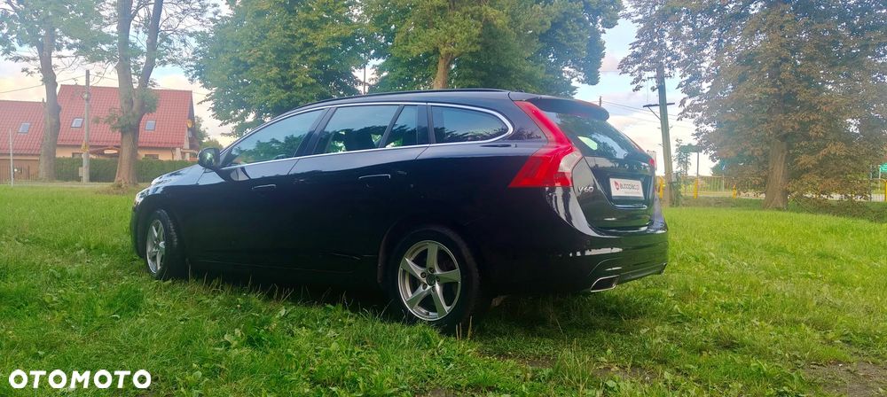 Volvo V60 D4 Summum - 14