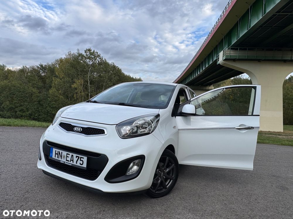 Kia Picanto 1.0 Fifa World Cup Edition - 6