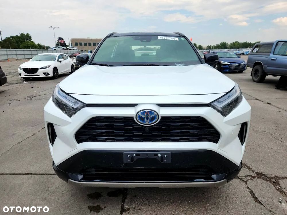 Toyota RAV4 - 6