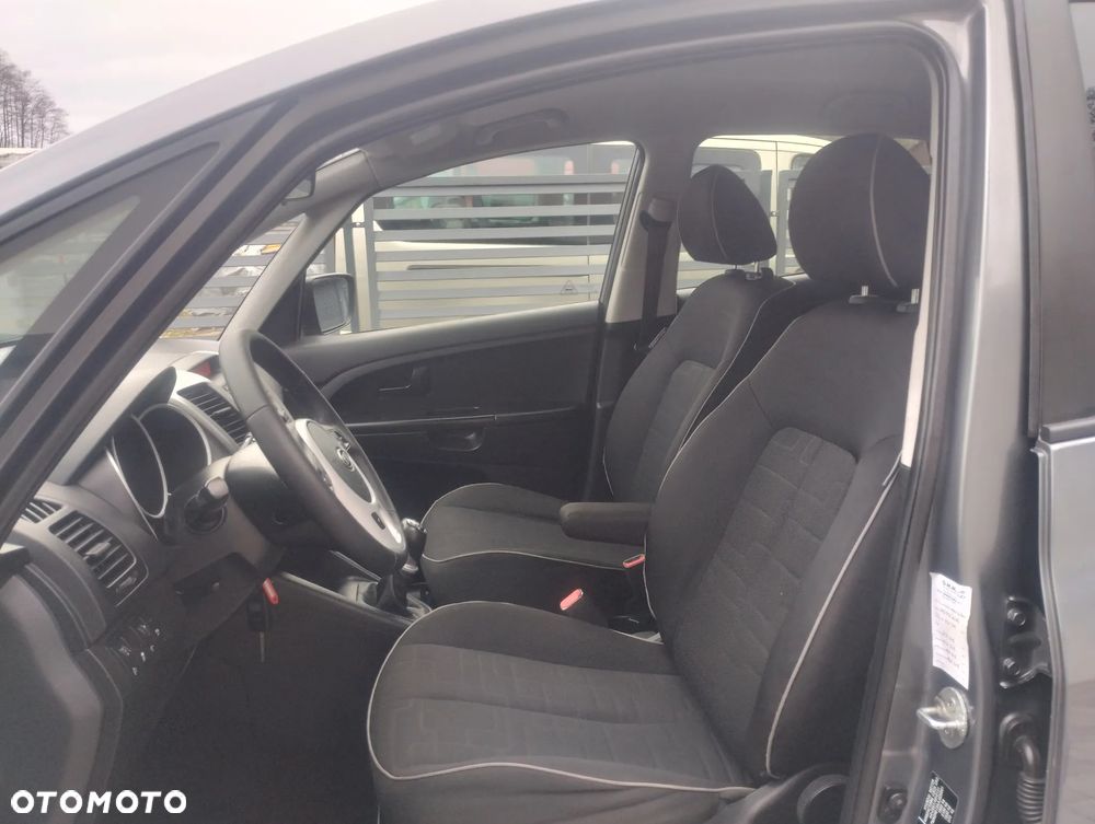 Kia Venga - 14