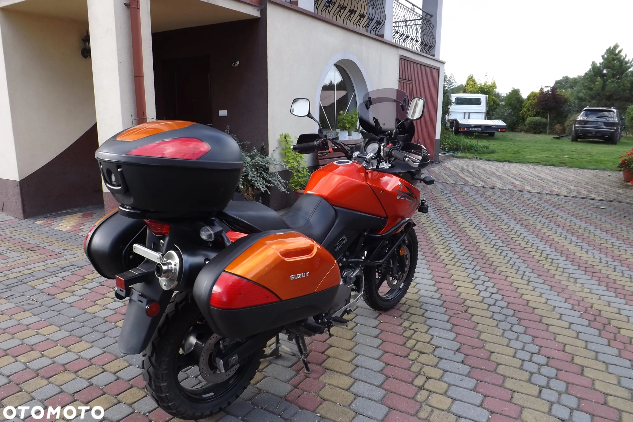 Suzuki DL - 8