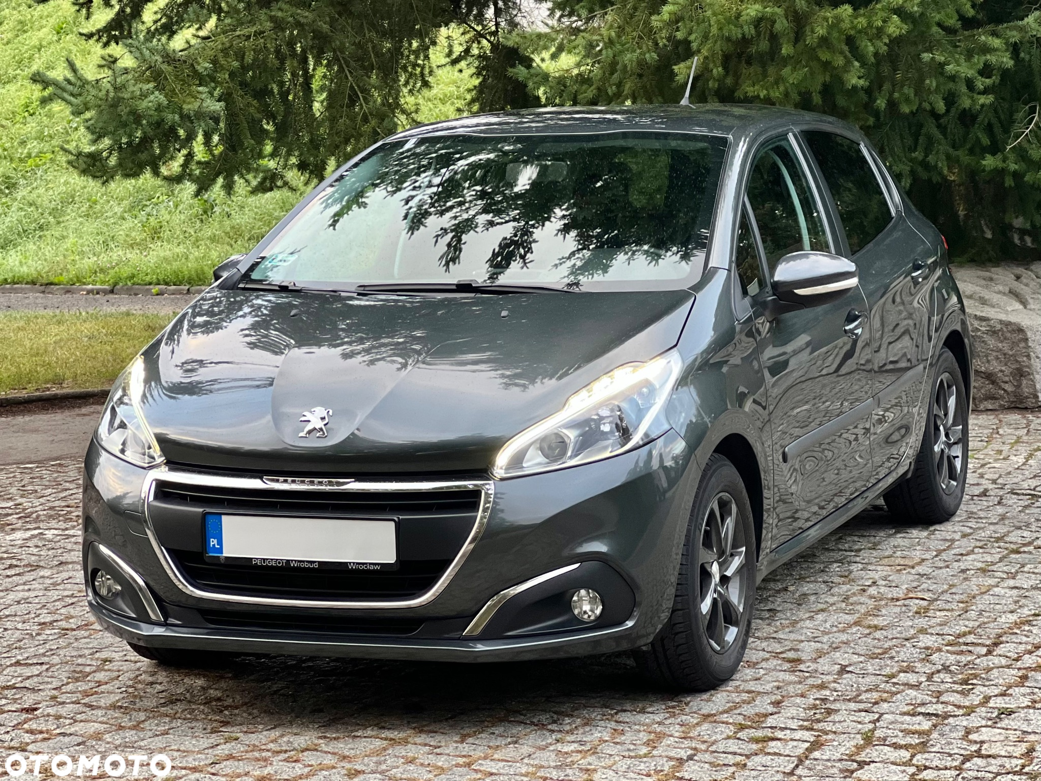 Peugeot 208 - 14
