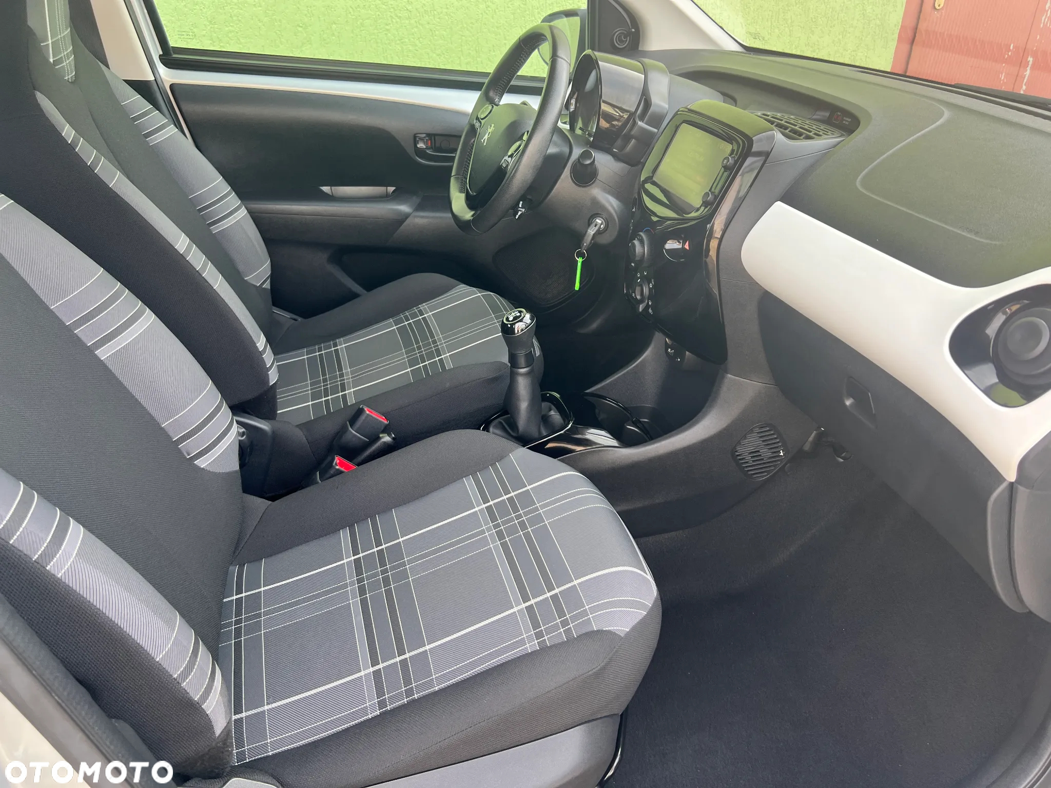Peugeot 108 - 12