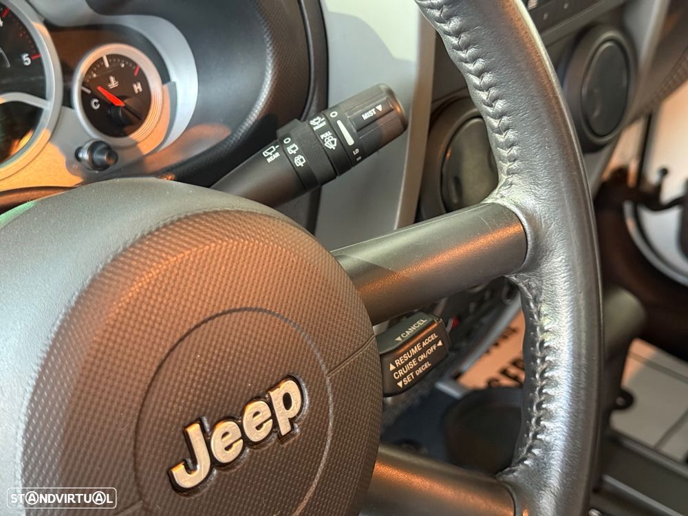 Jeep Wrangler 2.8 CRD ATX Sport - 30