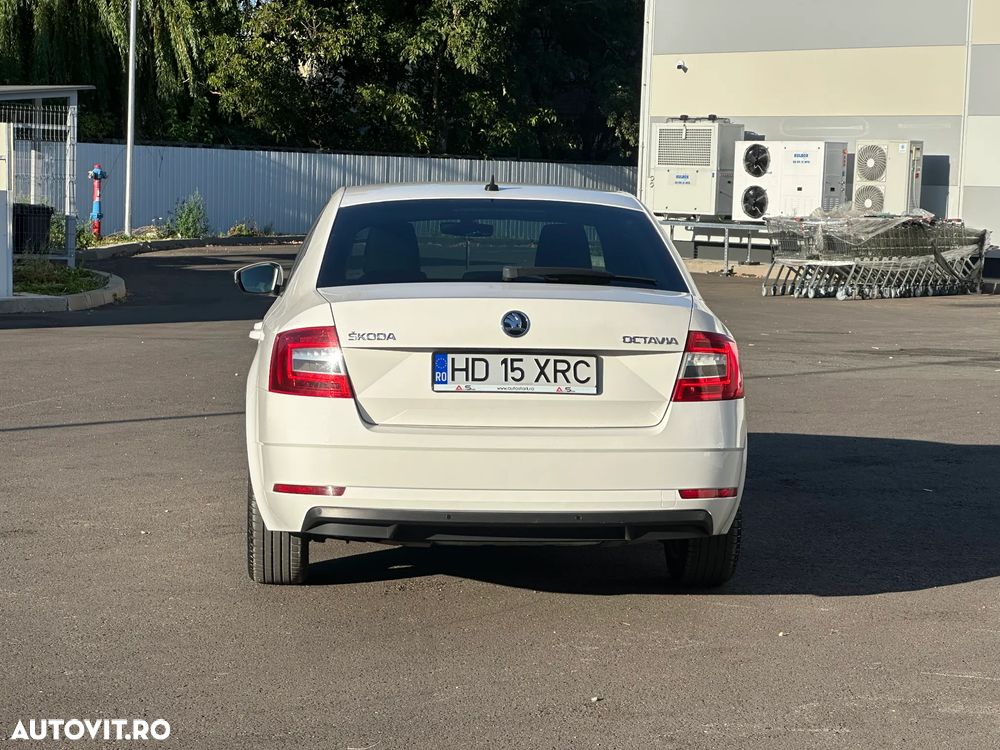 Skoda Octavia 1.6 TDI Premium Edition - 3