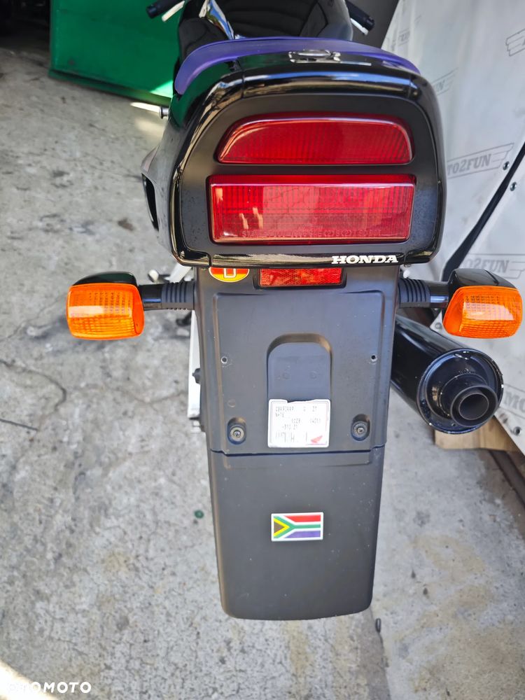 Honda CBR - 9