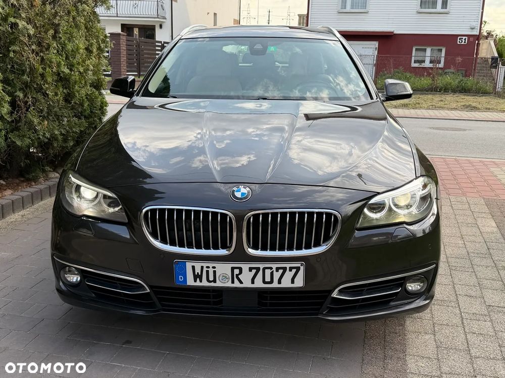 BMW Seria 5 525d Luxury Line - 12