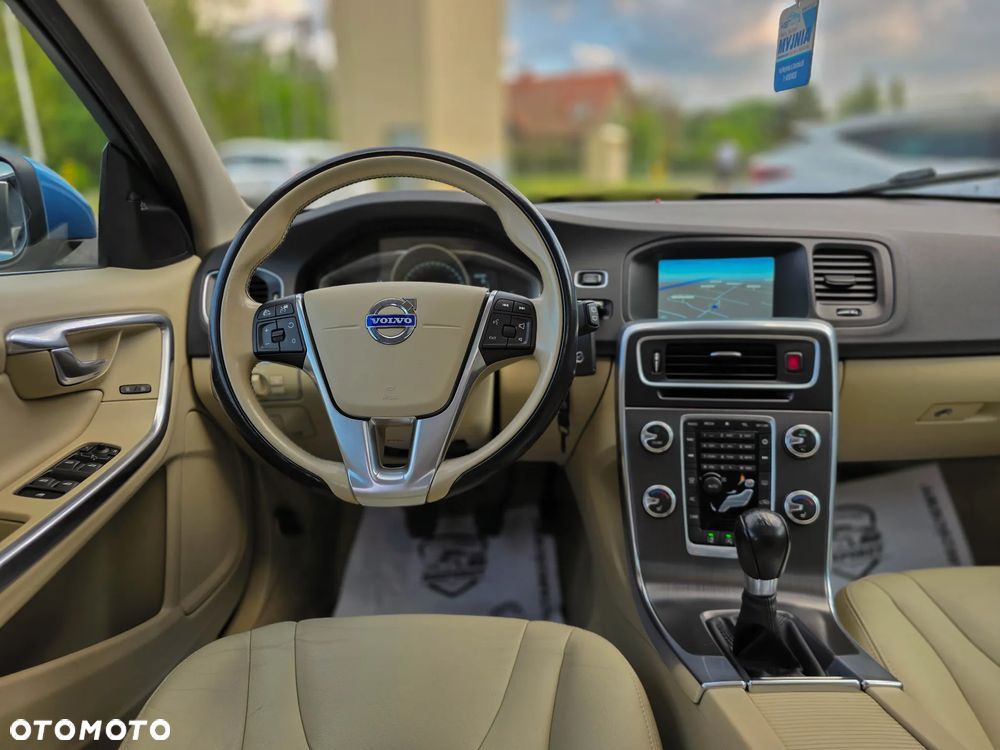 Volvo V60 D3 Summum - 8