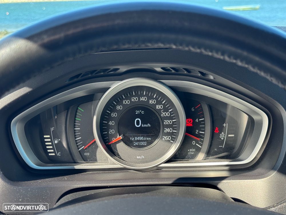 Volvo V40 2.0 D2 R-Design Momentum - 7