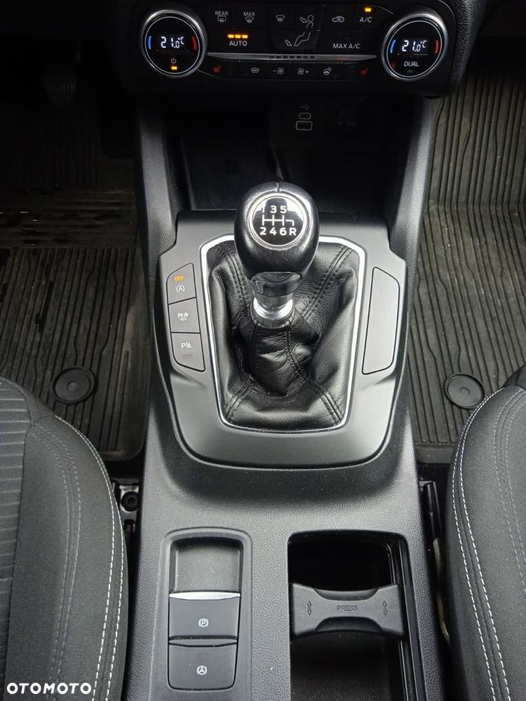 Ford Focus 1.0 EcoBoost Titanium Style - 25