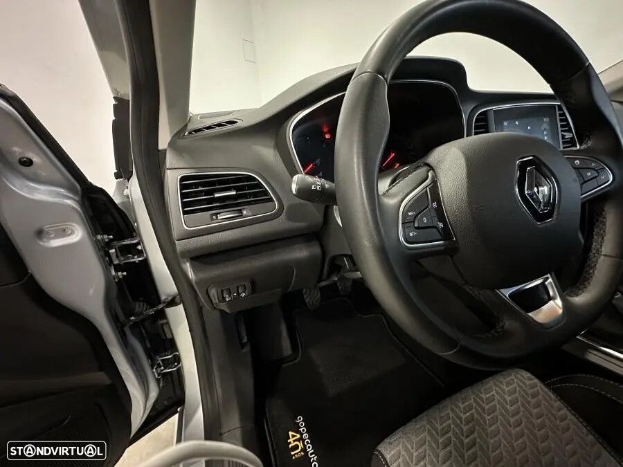 Renault Mégane Sport Tourer - 20