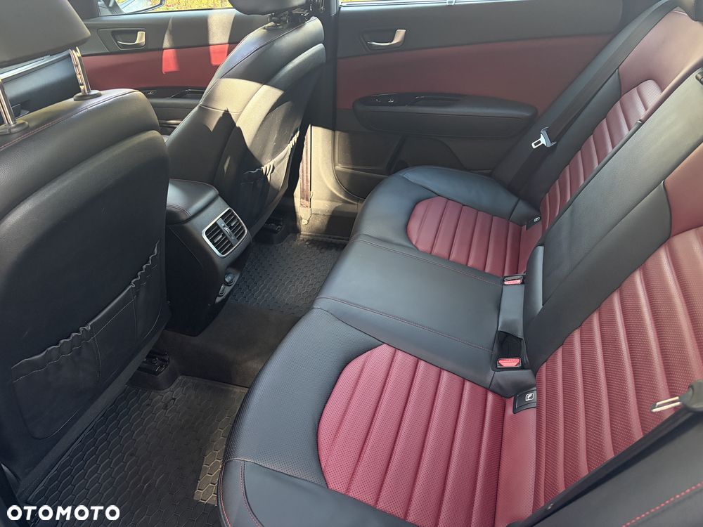 Kia Optima - 17