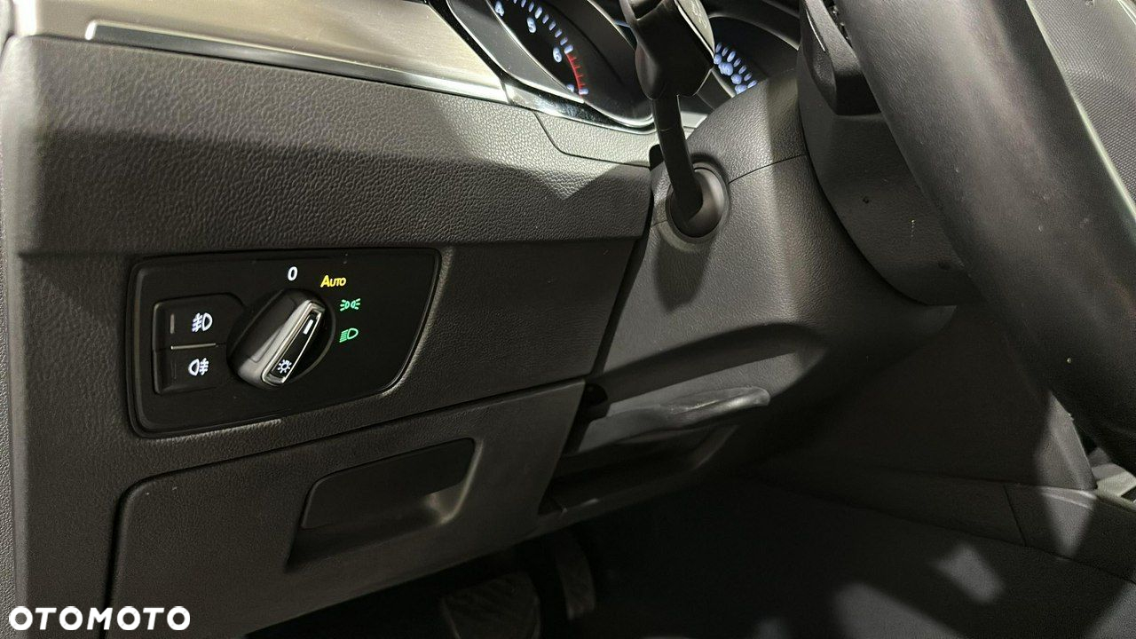 Volkswagen Passat - 24