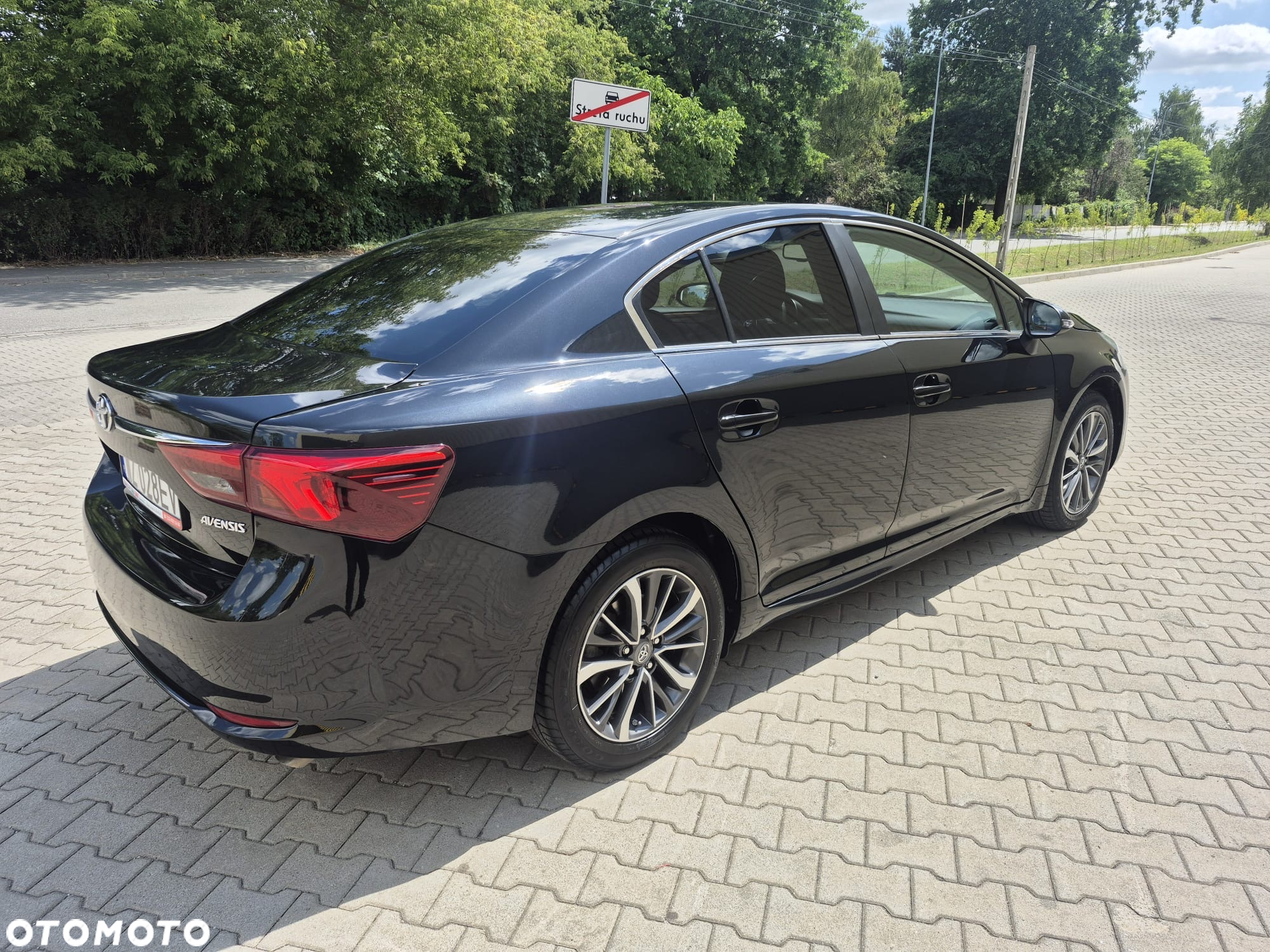 Toyota Avensis 2.0 D-4D Premium - 9
