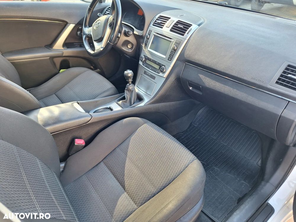 Toyota Avensis 2.0 D-4D Executive - 12