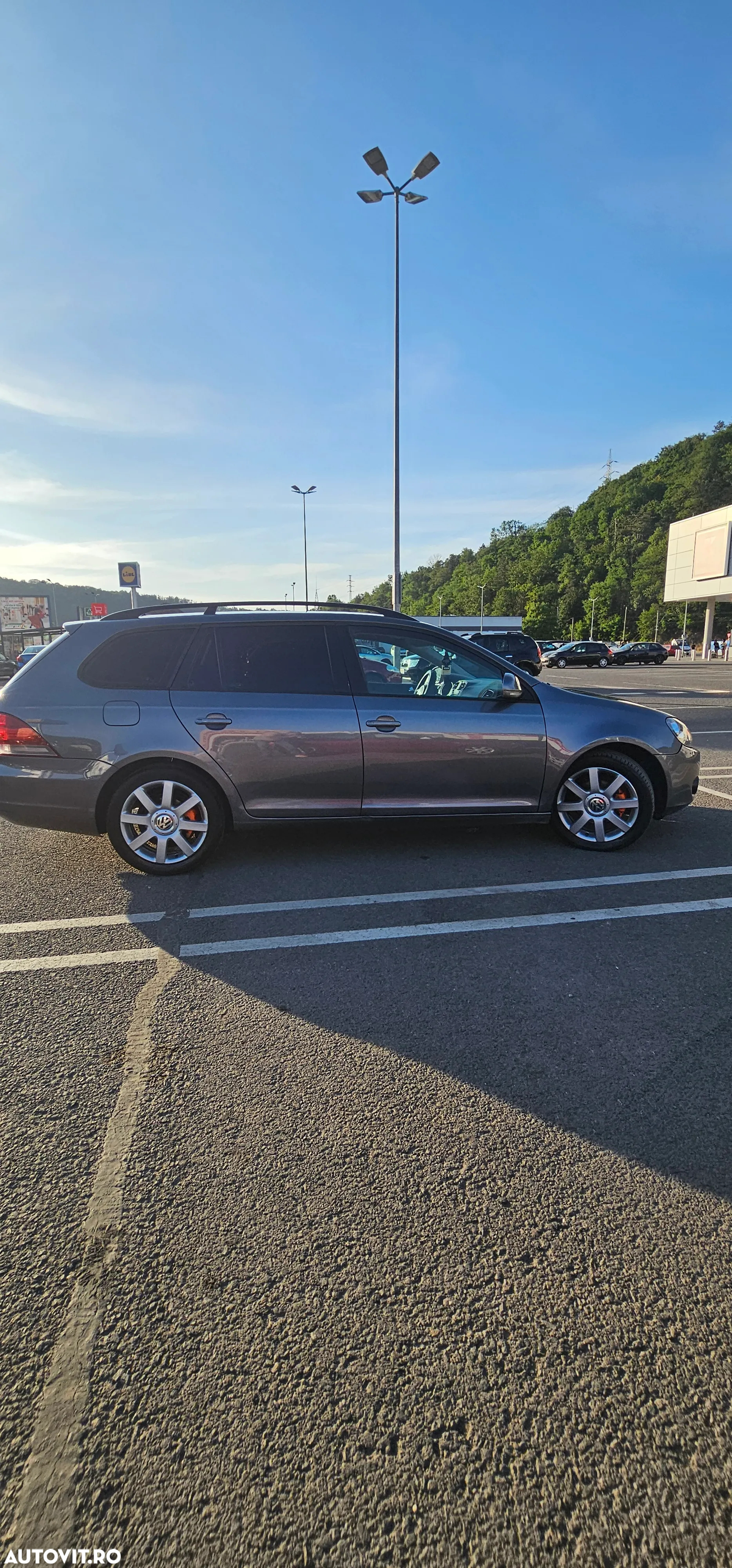 Volkswagen Golf - 6