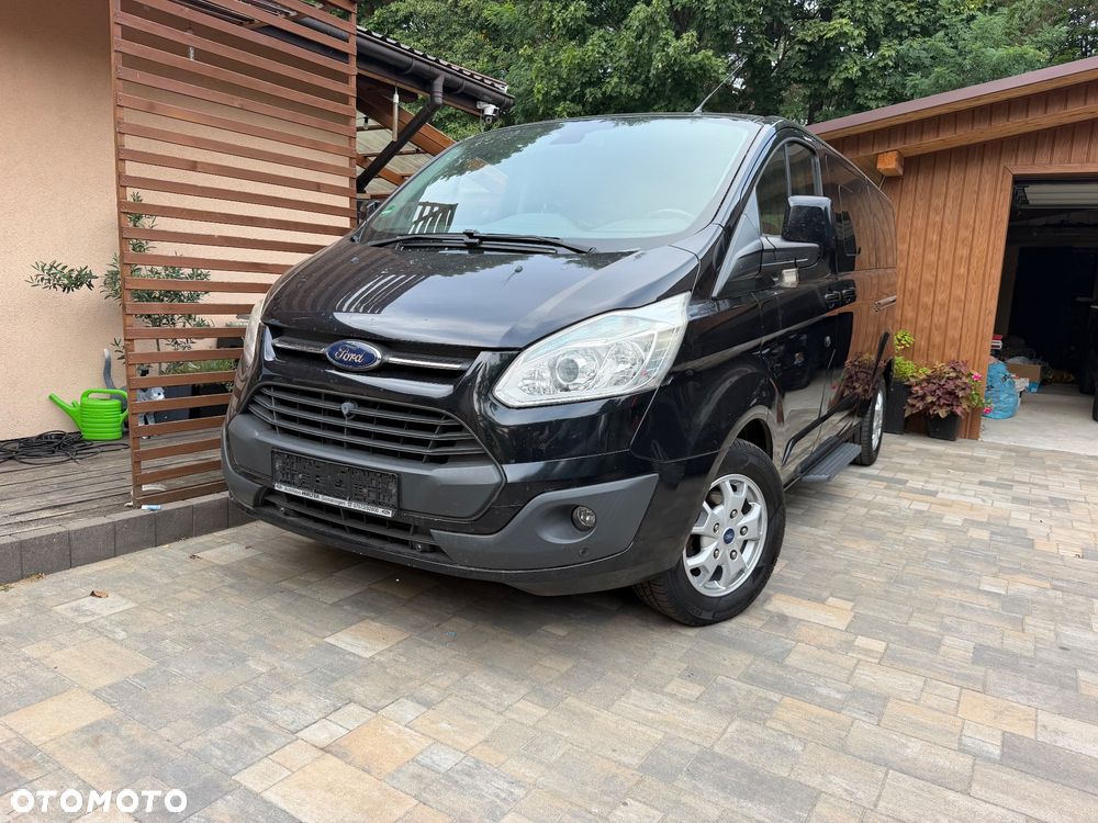 Ford Tourneo Custom - 1