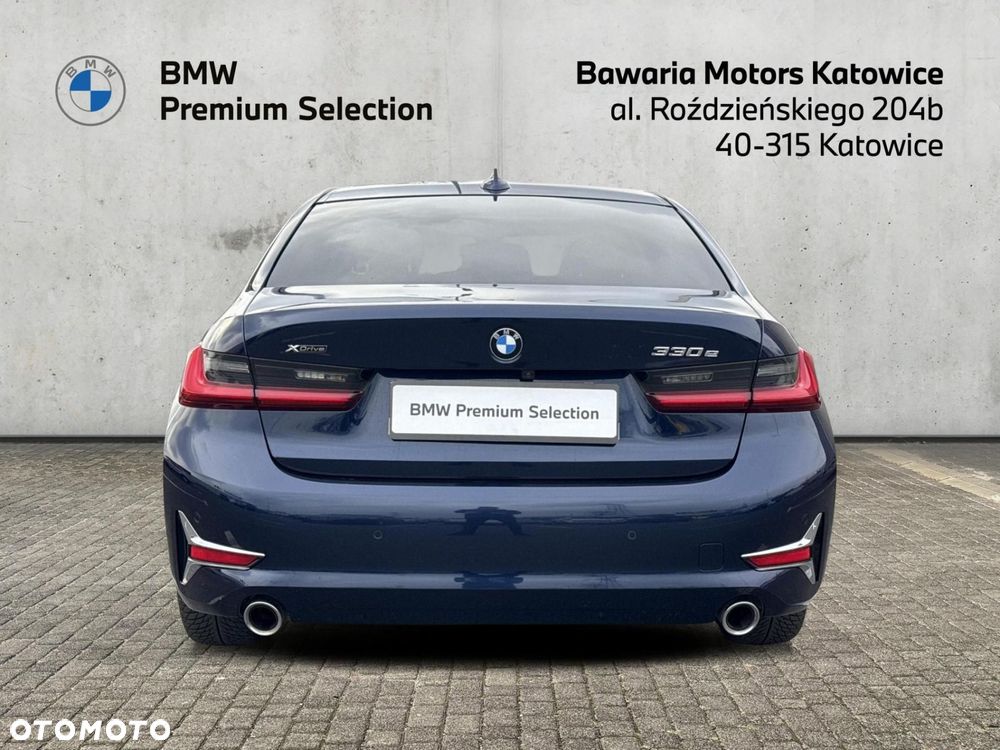 BMW Seria 3 330e Luxury Line - 11