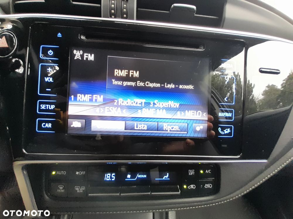 Toyota Auris 1.6 Premium - 17