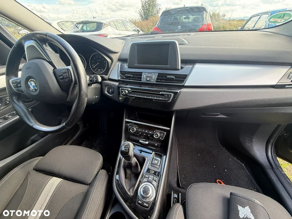 BMW Seria 2 218i - 11