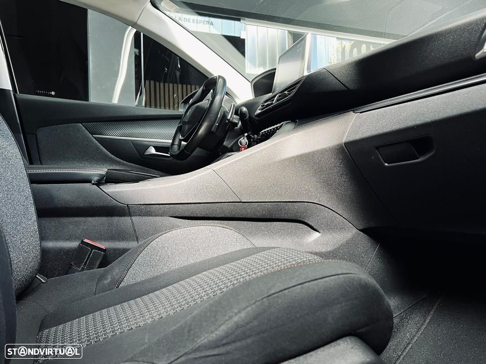 Peugeot 5008 1.5 BlueHDi Allure EAT8 - 18