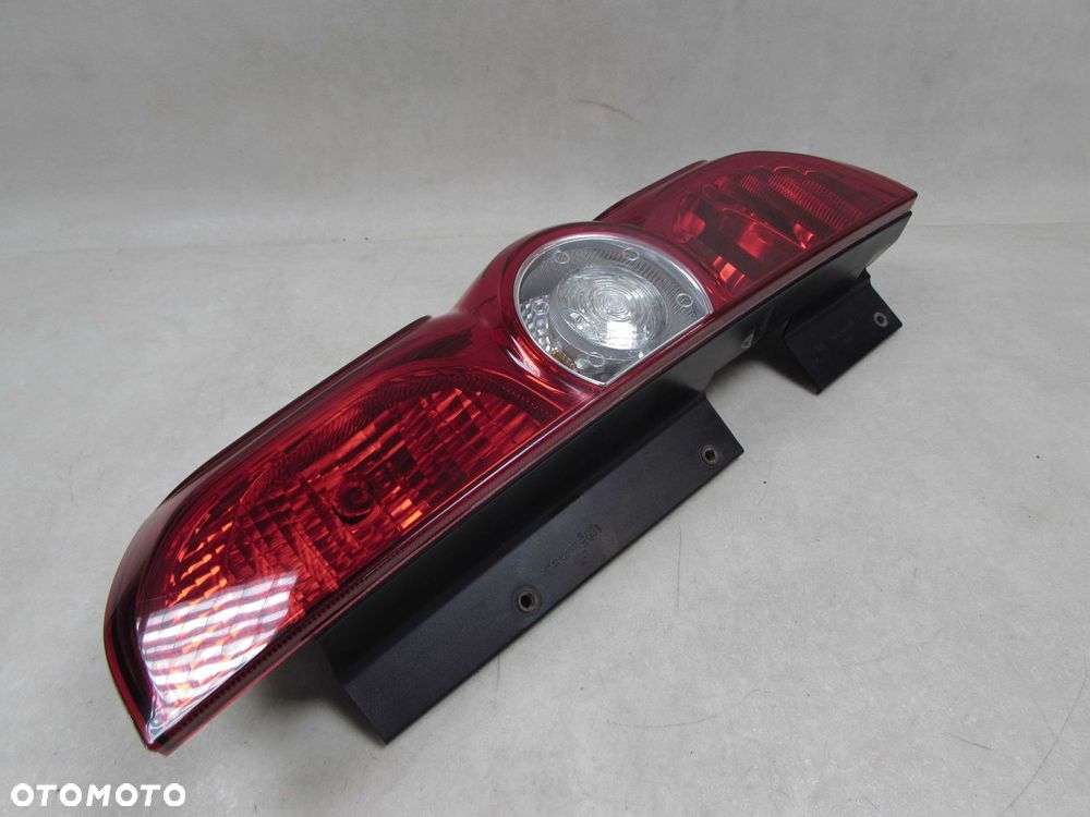 FIAT DOBLO II COMBO D 10-22 LAMPA TYL PRAWA TYLNA 20580748 519248430 - 2