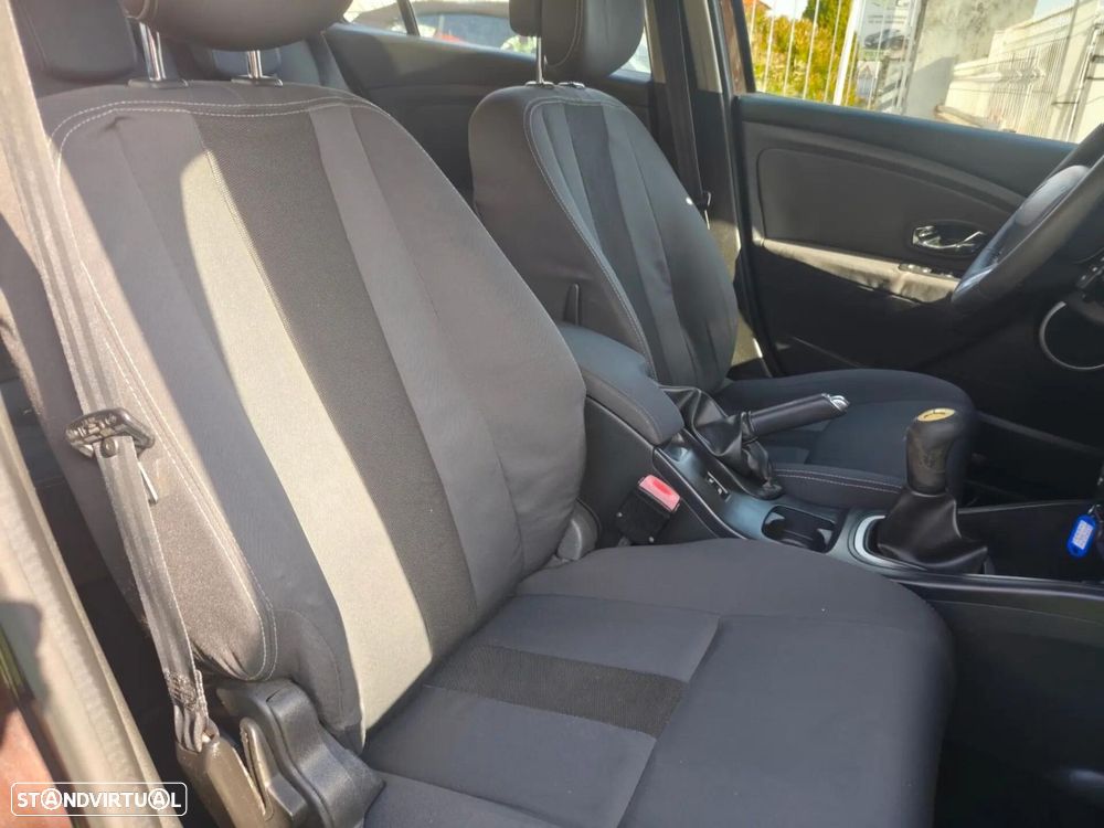 Renault Mégane Sport Tourer 1.5 dCi Dynamique - 23