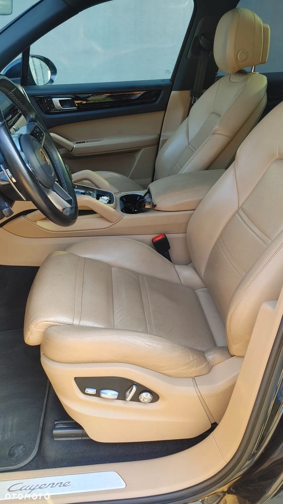 Porsche Cayenne E-Hybrid - 9