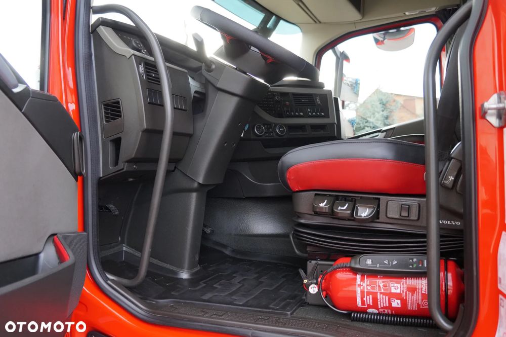 Volvo FH 4 EURO 6 GLOBETROTTER NISKI PRZEBIEG PEŁEN SERWIS - 18